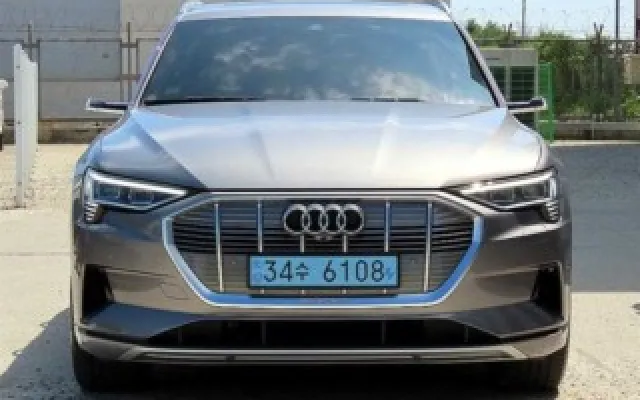 수원정직한중고차 e-트론 55 콰트로 매물 사진 1 - 2023/09 25,187km