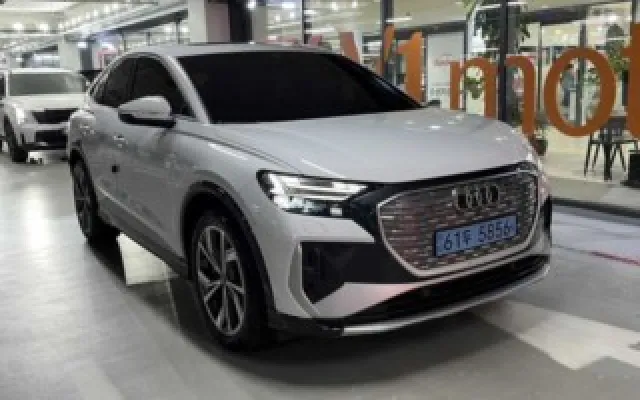 수원정직한중고차 Q4 e-트론 40 스포트백 프리미엄 매물 사진 10 - 2022/09 34,436km